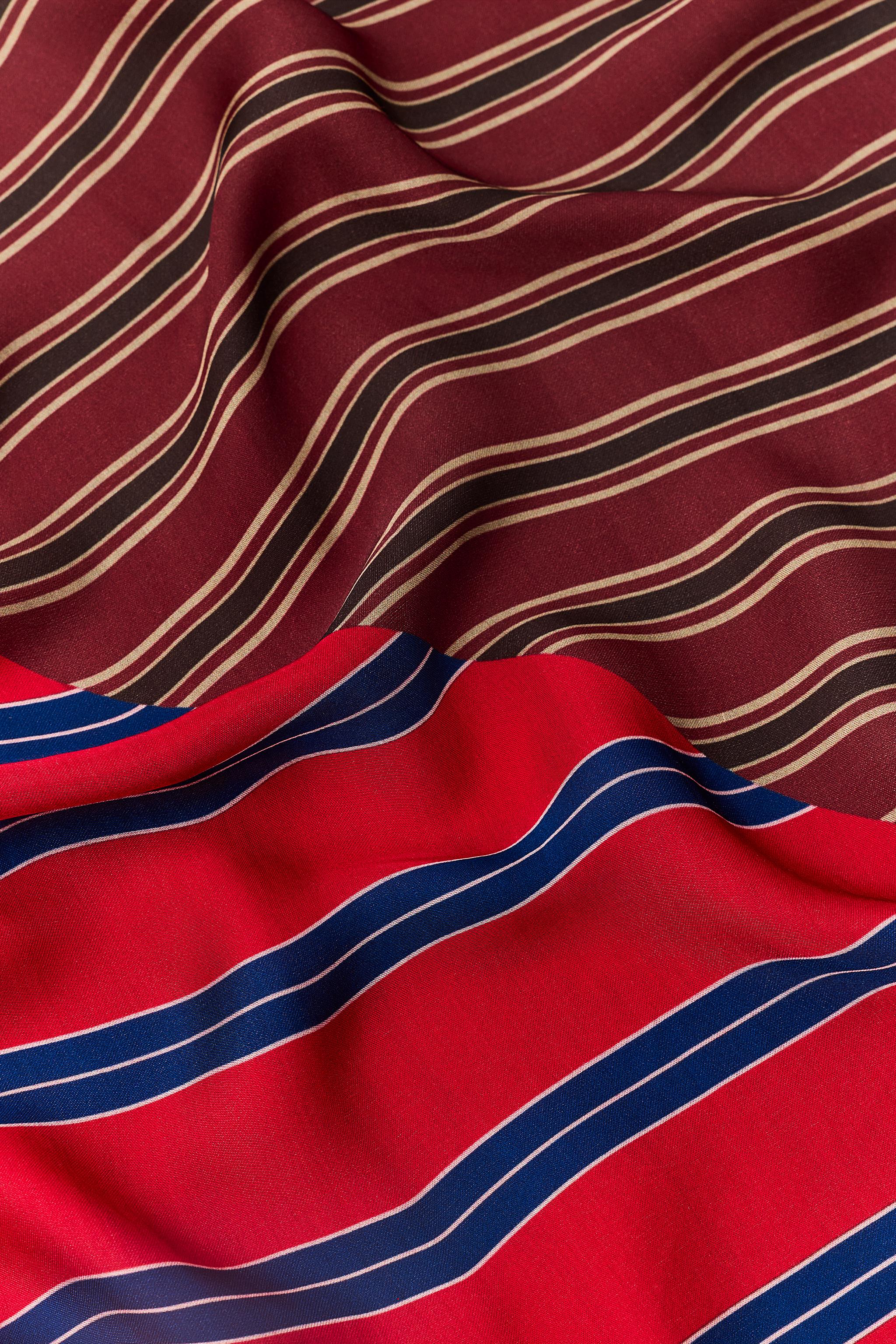 FOULARD RÉVERSIBLE 100 % VISCOSE À IMPRIMÉ RAYURES